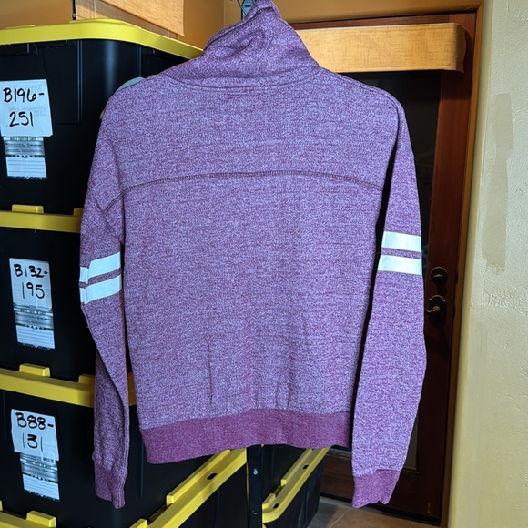 Blue Bay San Diego Women's Maroon Funnel Neck Sweater Bear w Surfboard Sz Medium - Picture 8 of 8